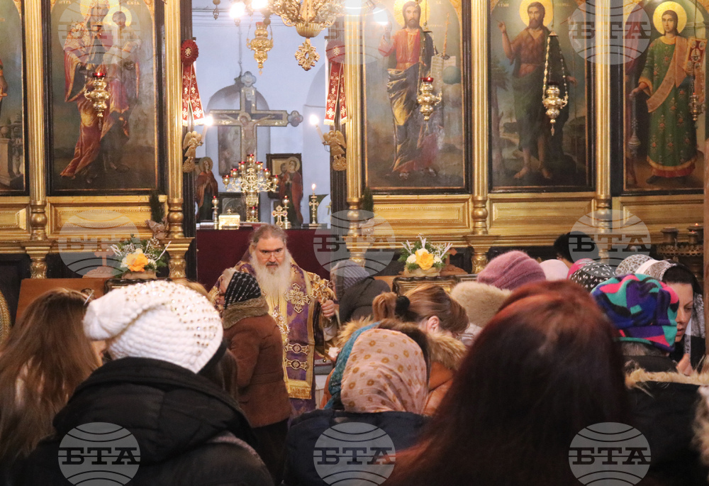 Добрич - храм „Св. Георги“ - неделна служба