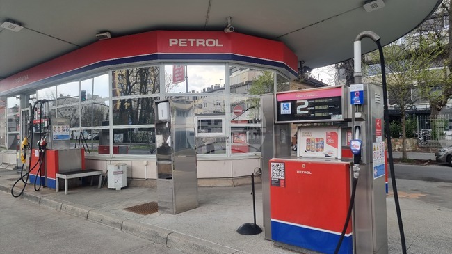 Словенското правителство ограничава временно зареждането на гориво на бензиностанциите до 50 литра