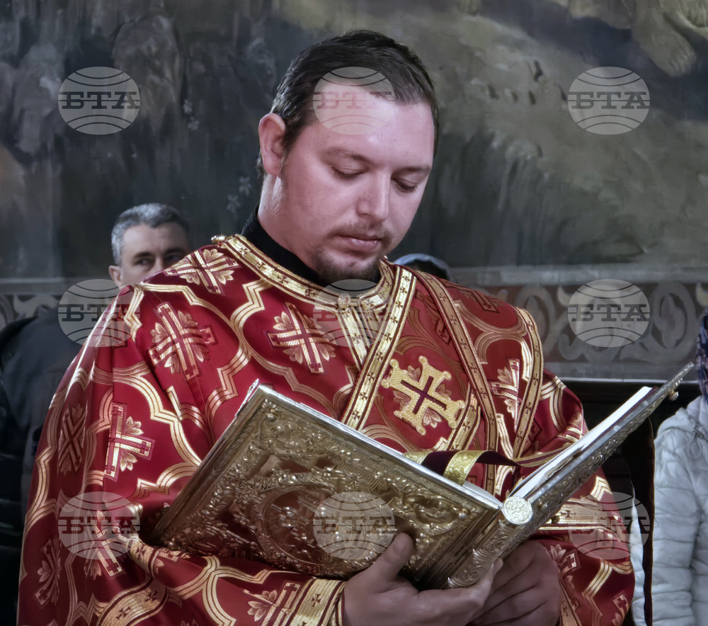 Видин - храм „Св. Николай Мирликийски Чудотворец" - литургия