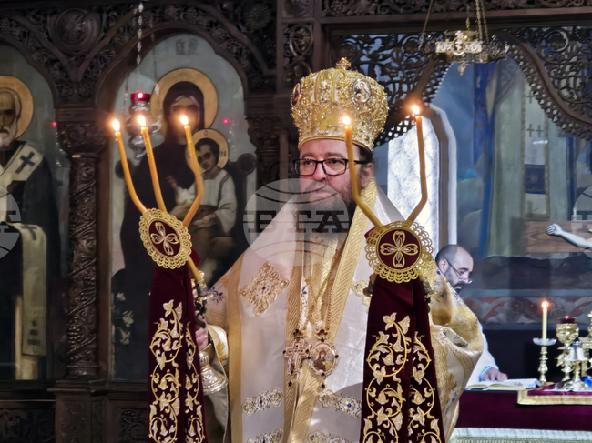 Видин - храм „Св. Николай Мирликийски Чудотворец" - литургия