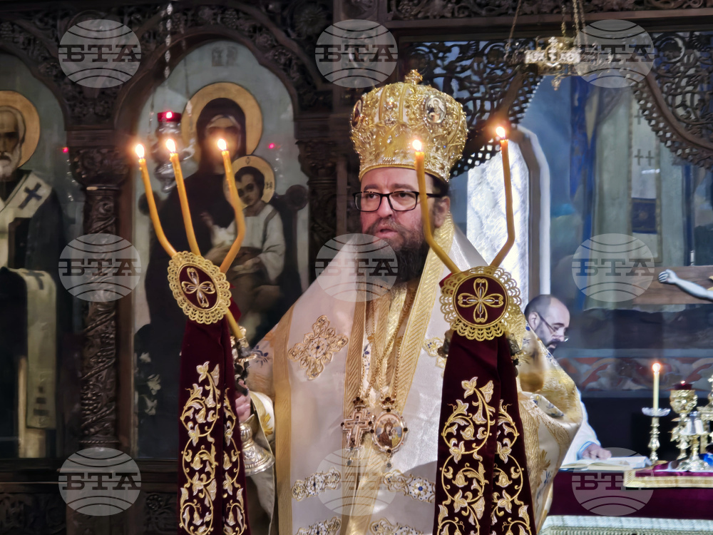 Видин - храм „Св. Николай Мирликийски Чудотворец" - литургия