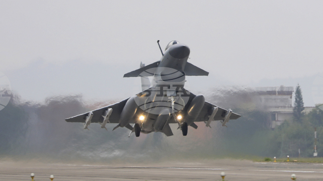 Тайван възнамерява да закупи над 600 леки системи за борба с дронове 