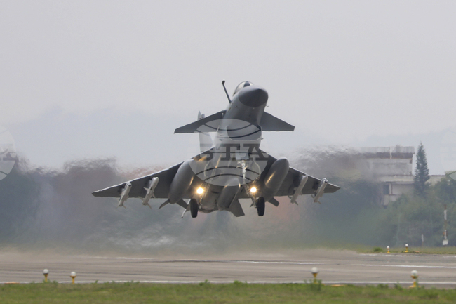 Тайван възнамерява да закупи над 600 леки системи за борба с дронове 