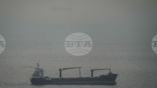 „Файненшъл Таймс“: Иран ще позволи на „невраждебни кораби“ да пресичат Ормузкия проток, ако се координират с властите на Ислямската република