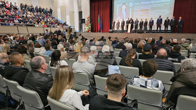 Ние не влизаме в тази кампания с клишета, а с подробно разписана програма, каза лидерът на „Прогресивна България“ Румен Радев в Русе