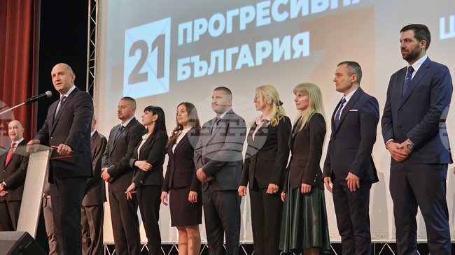 Ние не влизаме в тази кампания с клишета, а с подробно разписана програма, каза лидерът на „Прогресивна България“ Румен Радев в Русе