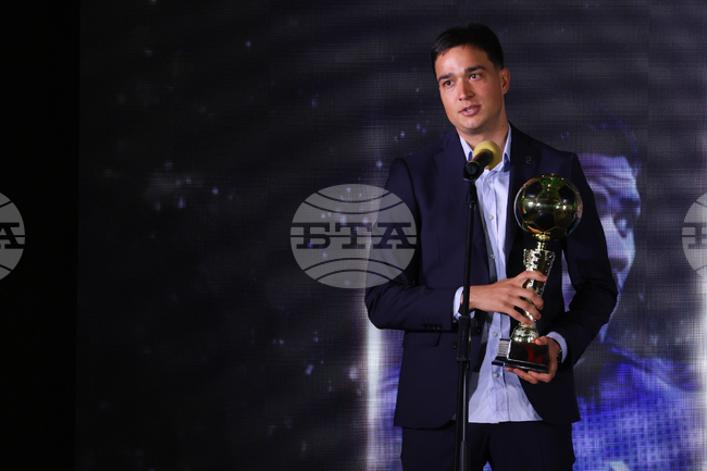 „Ще бъде ожесточена битка за титлата - Левски има класа, а ние не се предаваме", обясни най-добрият чужденец в българското първенство Петър Станич