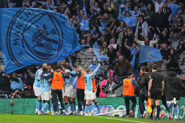 Мъж е арестуван за влизане без билет на стадион "Уембли" на финала за Купата на лигата между Арсенал и Манчестър Юнайтед