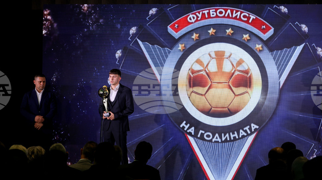 Най-прогресиращият български играч за 2025-а година Кристиян Балов иска да служи за пример на младите и си пожела трансфер зад граница през лятото