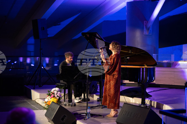 Пловдив - Plovdiv Jazz Fest - Тейлър Ейгсти - Гретчен Парлато