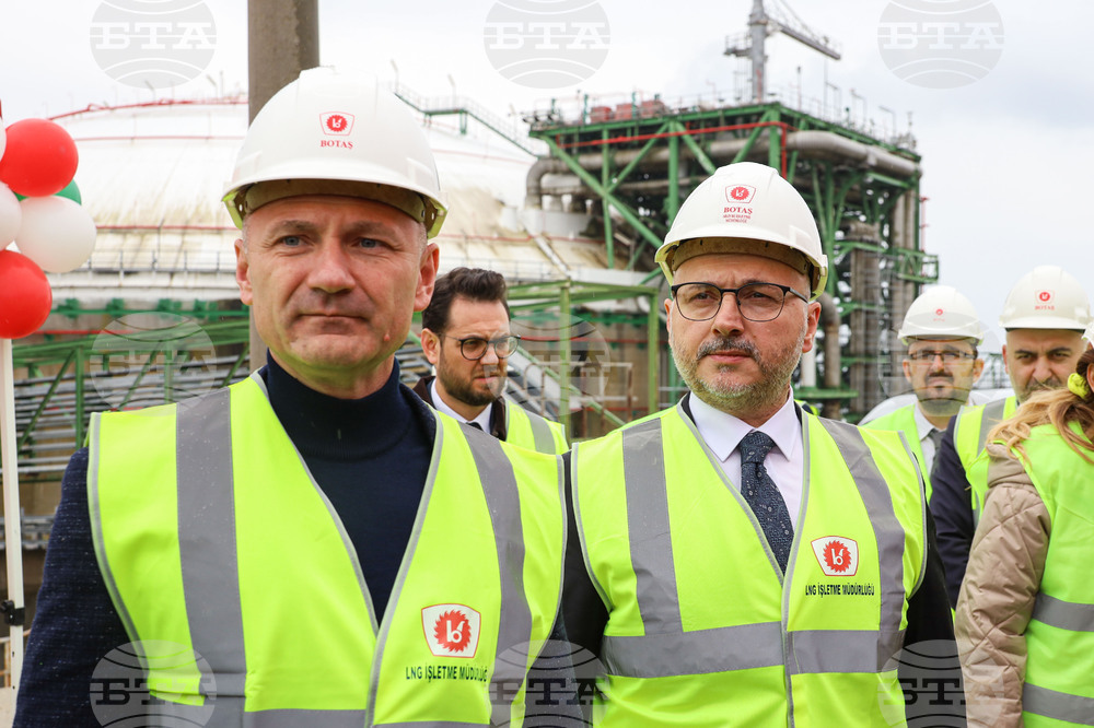 Турция - Посрещане на първия танкер с американски газ за България