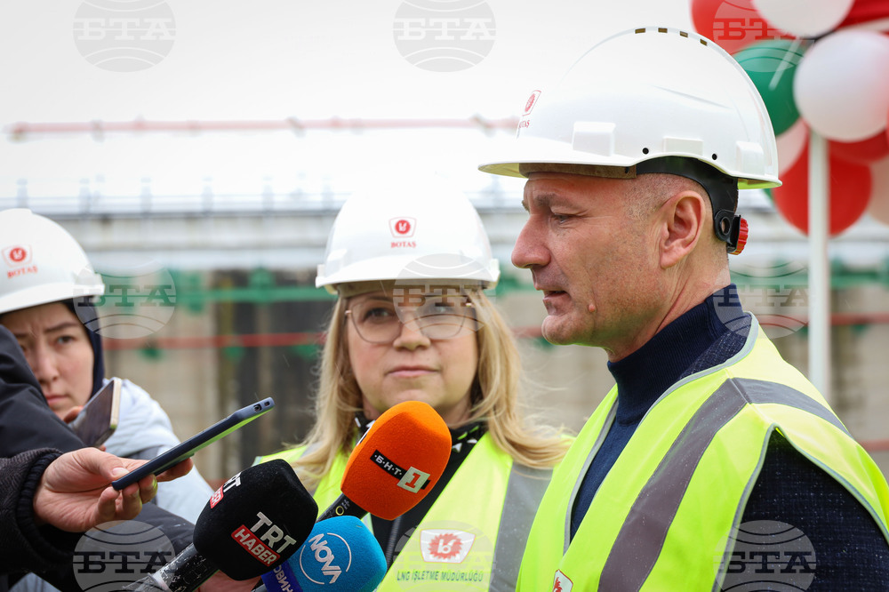 Турция - Посрещане на първия танкер с американски газ за България