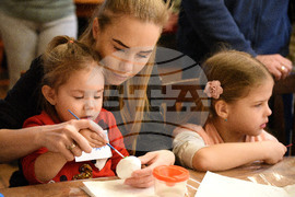 Варна - украински деца - великденски яйца