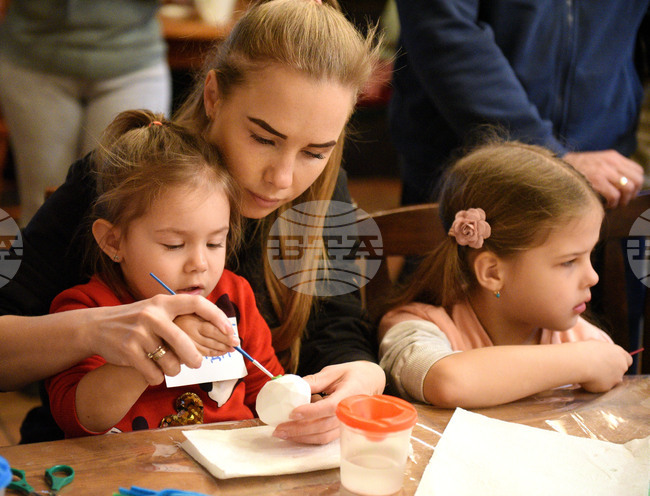 Варна - украински деца - великденски яйца