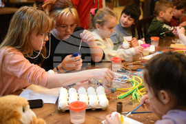 Варна - украински деца - великденски яйца