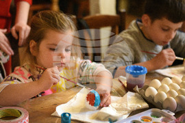 Варна - украински деца - великденски яйца