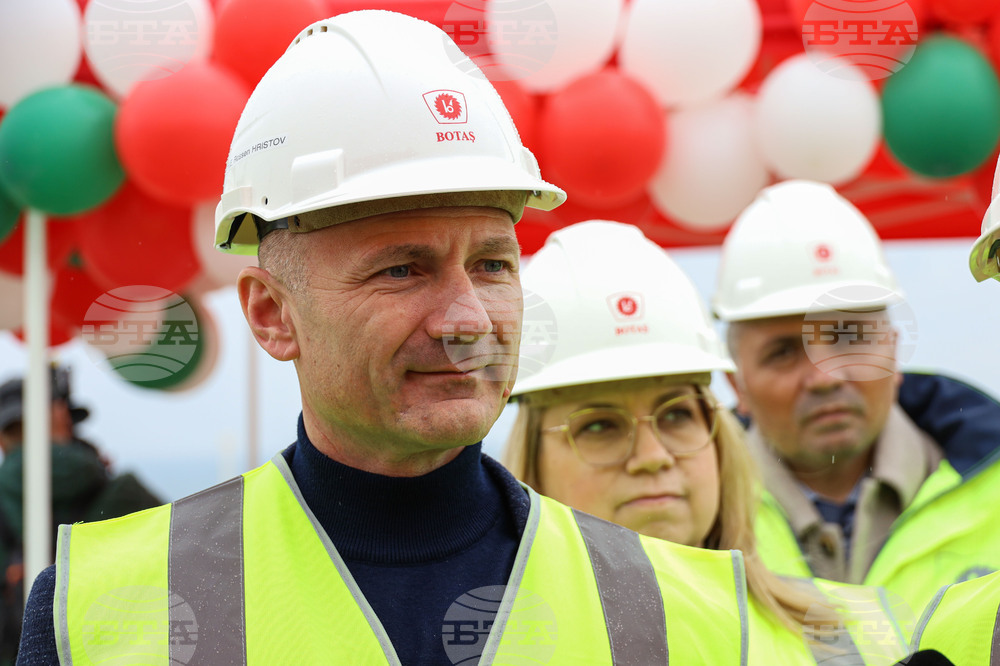 Турция - Посрещане на първия танкер с американски газ за България