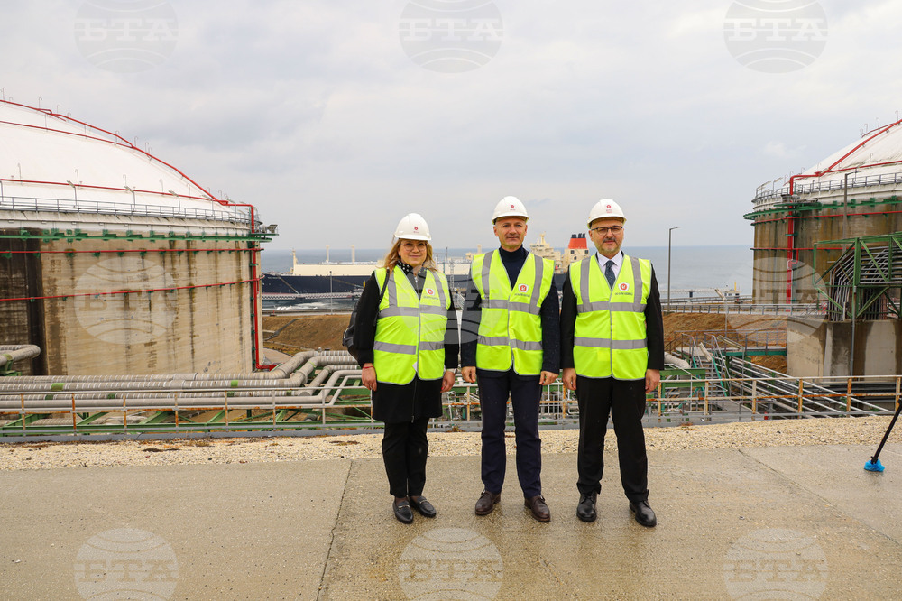Турция - Посрещане на първия танкер с американски газ за България