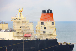 Турция - Посрещане на първия танкер с американски газ за България