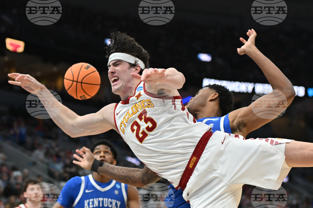 APTOPIX NCAA Kentucky Iowa St Basketball