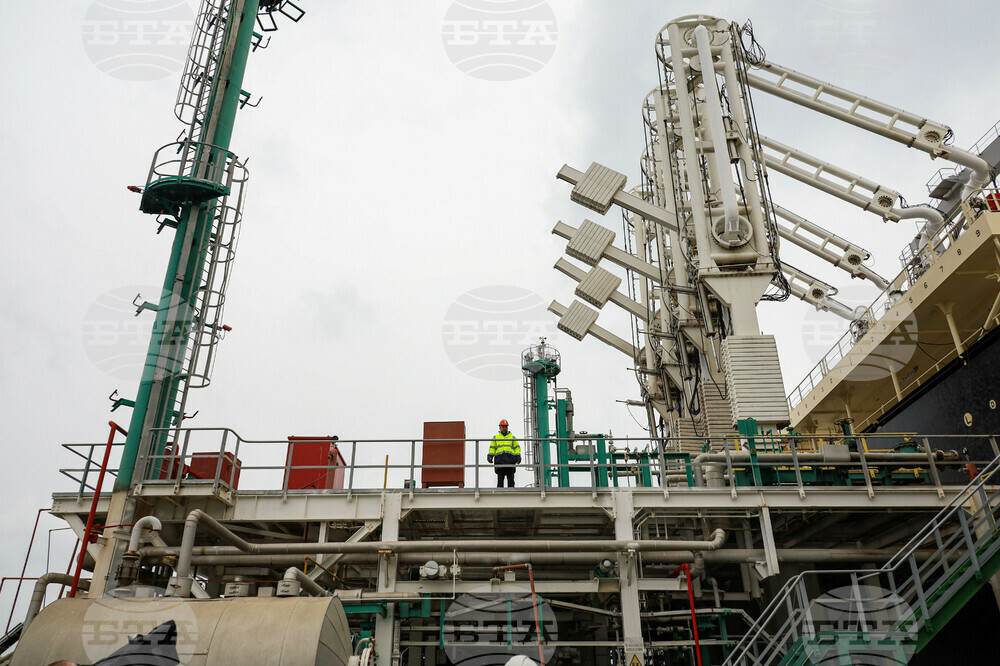 Турция - Посрещане на първия танкер с американски газ за България