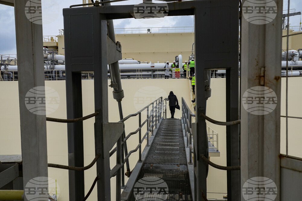Турция - Посрещане на първия танкер с американски газ за България