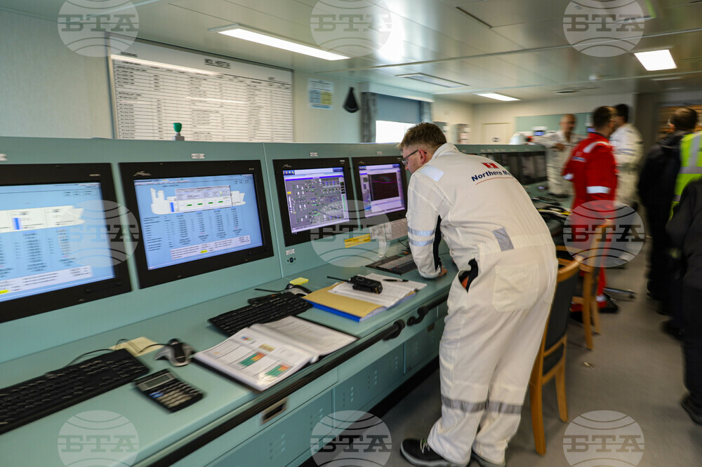 Турция - Посрещане на първия танкер с американски газ за България