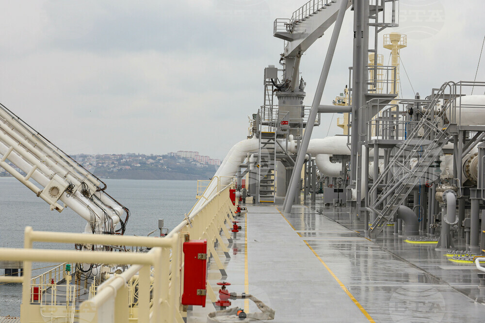 Турция - Посрещане на първия танкер с американски газ за България