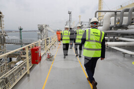 Турция - Посрещане на първия танкер с американски газ за България