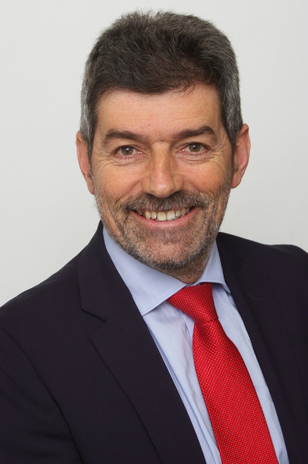 Наближаващото членство на страната в еврозоната и динамичният пазар на недвижими имоти карат все повече българи да купуват мебели, каза за БТА председателят на БКДМП Васил Живков