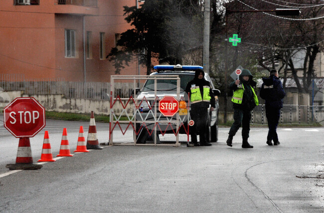 Бургас - дъждовно време - автомобилен трафик - контрол