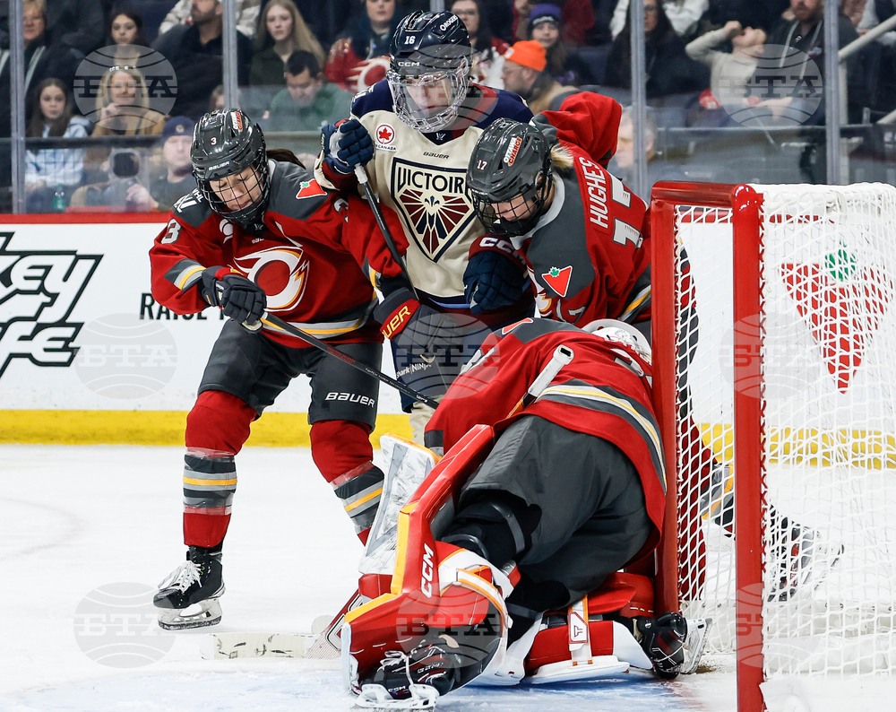 PWHL Charge Victoire Hockey