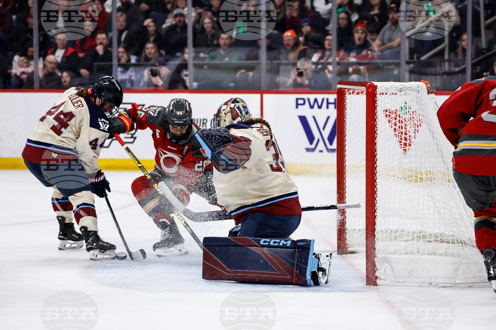 PWHL Charge Victoire Hockey