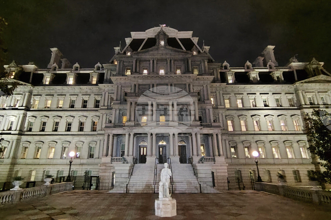 Trump Columbus Statue