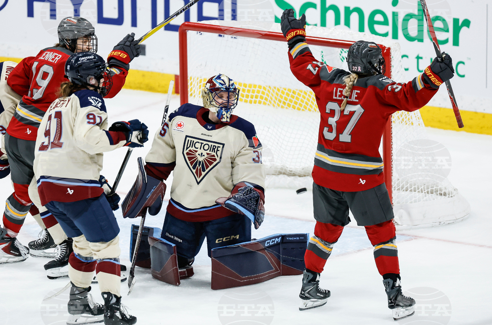 PWHL Charge Victoire Hockey