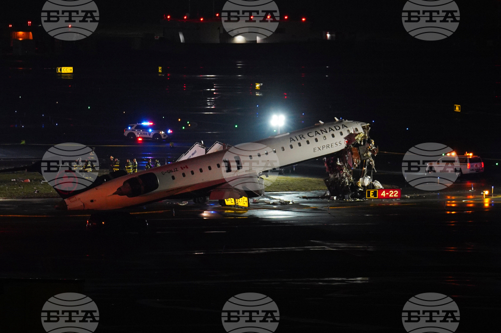 APTOPIX LaGuardia Crash