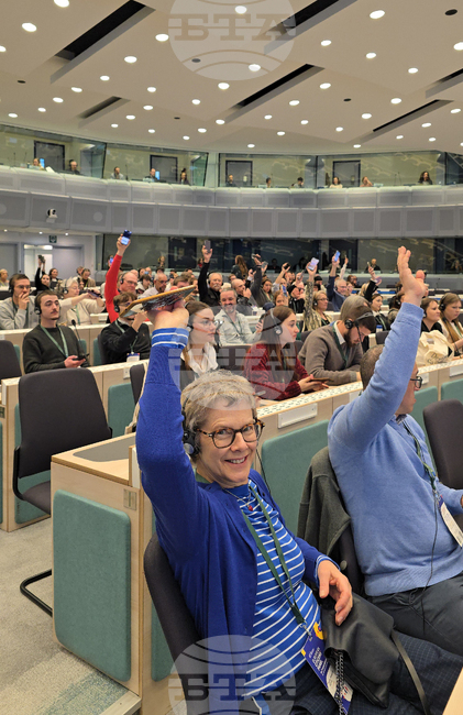 Дезинформацията цели да настрои хората едни срещу други, каза експерт по хибридна война и дезинформация 