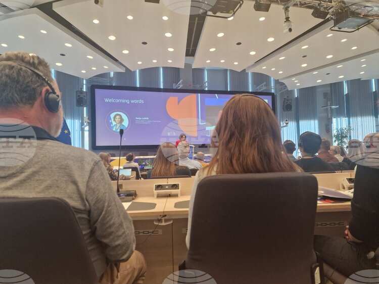 Four Bulgarians Join EU Citizens' Crisis Preparedness Online Debate