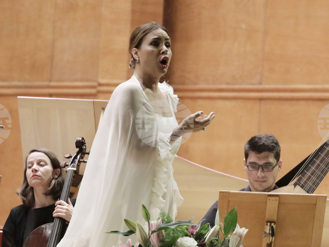 Опера - Соня Йончева - концерт - книга