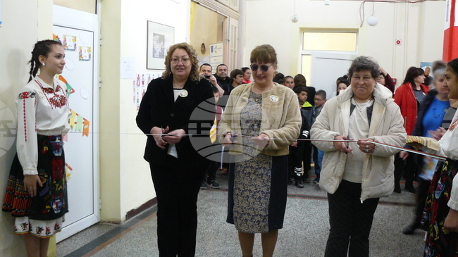 STEM център откриха в Основно училище „Св. св. Кирил и Методий“ в свищовското село Овча могила