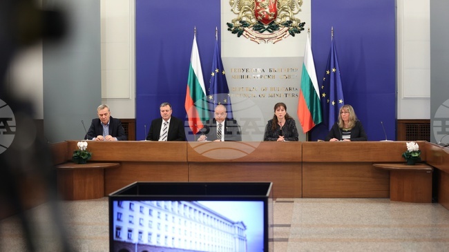 Правителството отчете ръст на сигналите за изборни нарушения, повече са заявленията за гласуване в чужбина