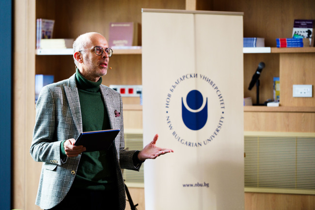 Тео Ушев и водещи интелектуалци деконструират феномена „Оскар" в Нов български университет