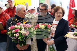 Летище „Васил Левски“ - Лора Христова - посрещане