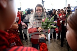 Летище „Васил Левски“ - Лора Христова - посрещане
