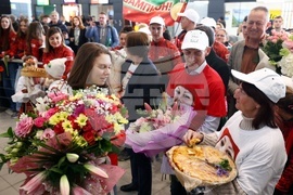 Летище „Васил Левски“ - Лора Христова - посрещане