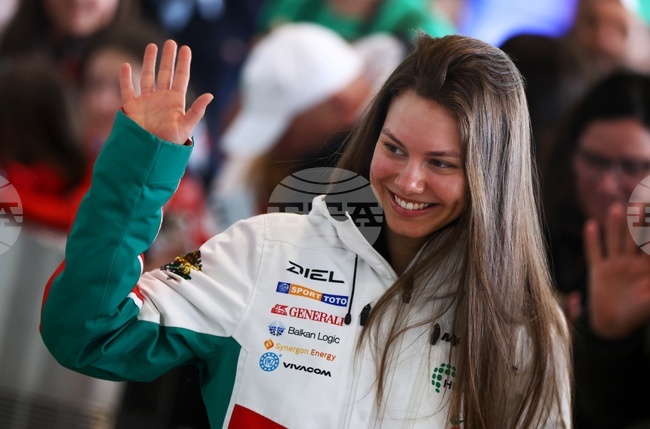 Troyan Municipal Council Honours Olympic Biathlon Medalist Lora Hristova