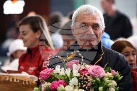 Летище „Васил Левски“ - Лора Христова - посрещане