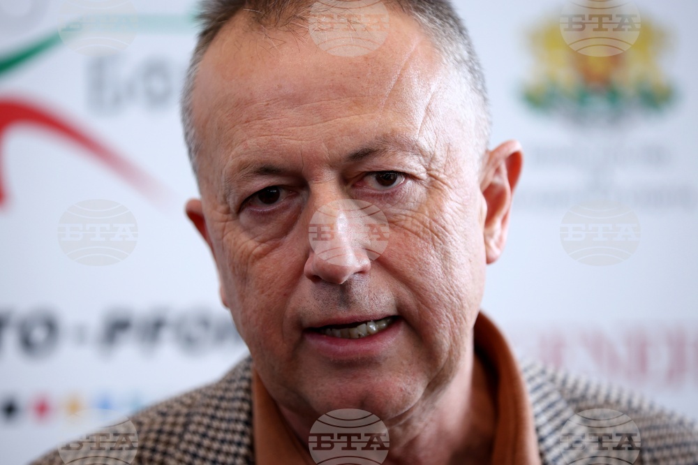 Летище „Васил Левски“ - Лора Христова - посрещане