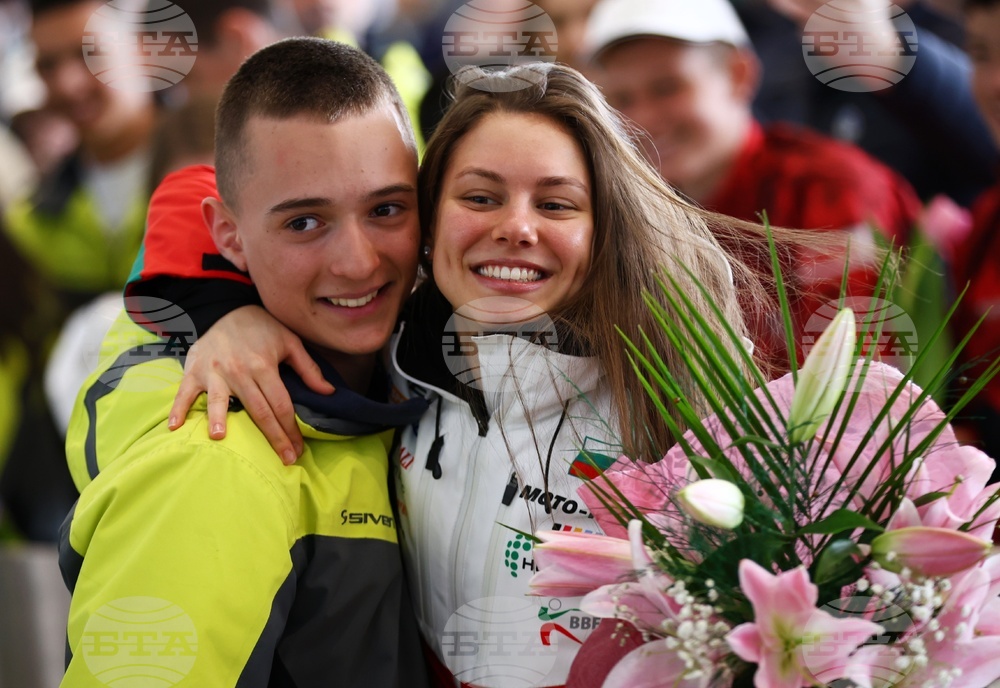 Летище „Васил Левски“ - Лора Христова - посрещане