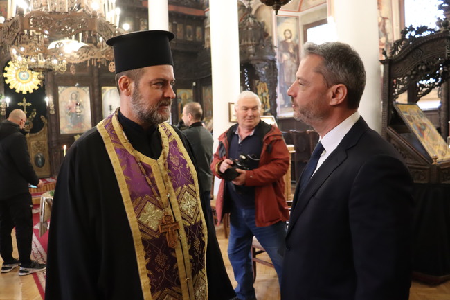 ГЕРБ-СДС откри предизборната си кампания в Хасково с водосвет 